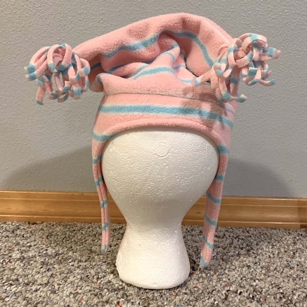 Girls fleece winter hat w/ fringe balls - Picture 1 of 6